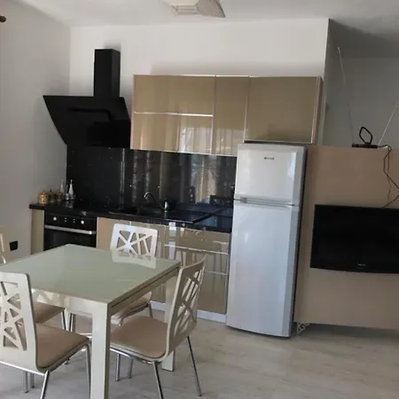 Licaj Appartamento Himare